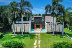 Vacation Modern Pool Villa with Maid + Basketball, Butler & 2 Golf Cars